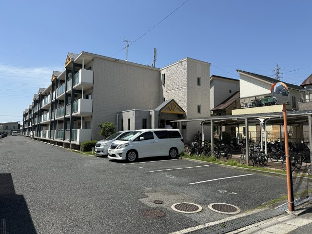 平成10年ＲＣ造・検済有・ファミリー45戸１棟マンションの外観