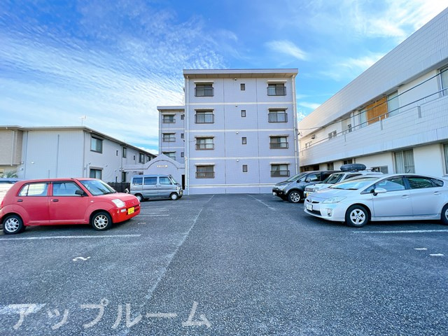PATIO楠の駐車場