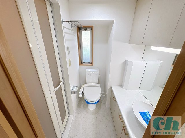 R’ s court 202号室のトイレ