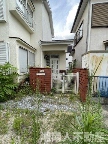 小田原市国府津　戸建の玄関|明るい玄関です