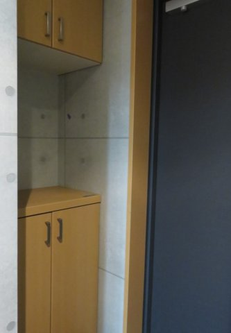 ピアッツァレント奈良医大前の玄関|収納スペースを備えた玄関