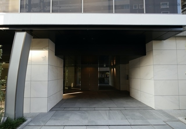 プラウドフラット渋谷富ヶ谷のエントランス