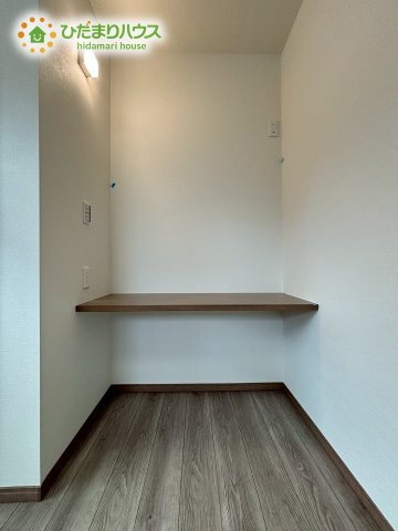 熊谷市大原　第6期　新築一戸建て　ワイウッドコート　01の設備|在宅ワークや作業スペースにも・・
用途いろいろなカウンター完備☆彡									
