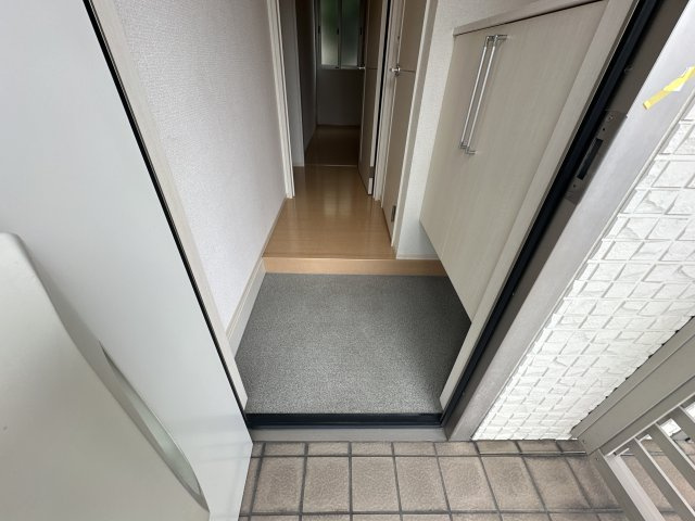 ドミールブラシェ北天満の玄関
