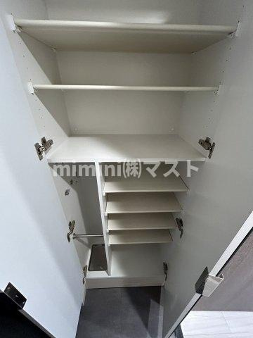 大阪市福島区海老江７丁目の賃貸マンションの収納