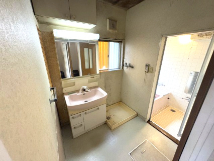 東松山市旗立台　中古戸建の洗面所