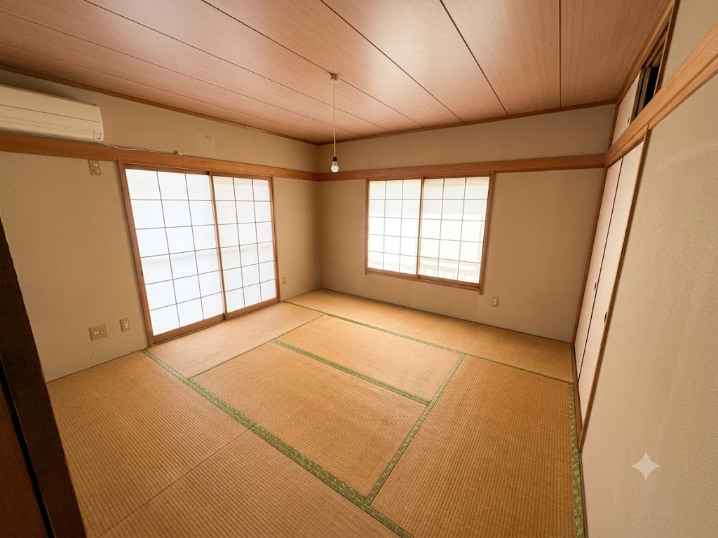 東松山市旗立台　中古戸建の和室|２階和室（８帖）
こちらもバルコニーに出入り出来ます。2面採光なので、明るく通風良好です。