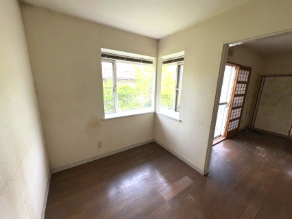東松山市旗立台　中古戸建の居間・リビング|食事室