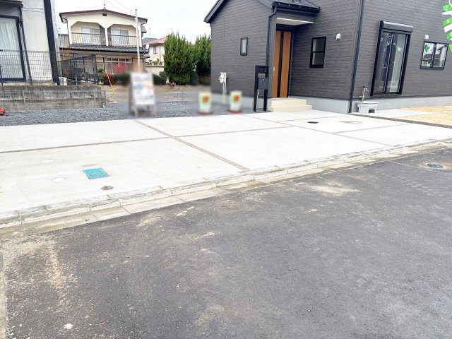 水戸市見川12期　新築戸建て　3号棟の駐車場|4台駐車できるカースペース！
