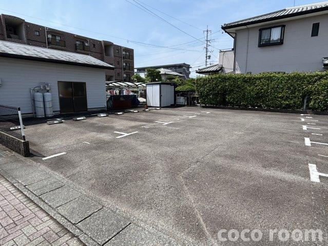 ヴィヴァン・ショコラの駐車場