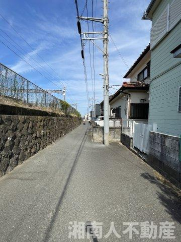 小田原市国府津４丁目　戸建の前面道路含む現地写真|前面道路含む現地写真です