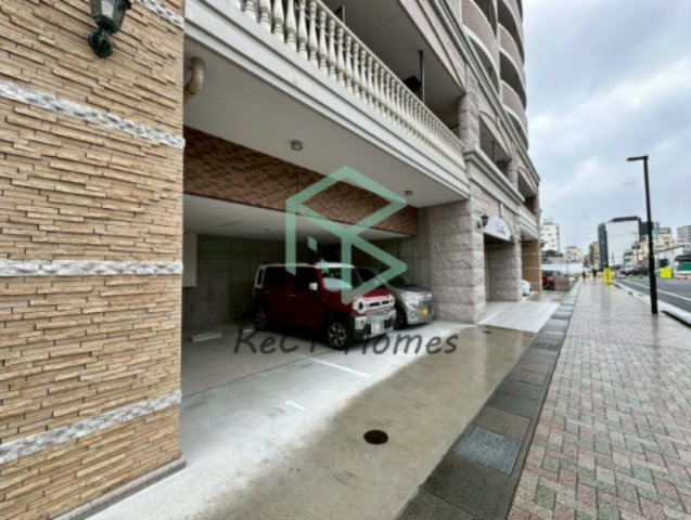Luxe姫路の駐車場