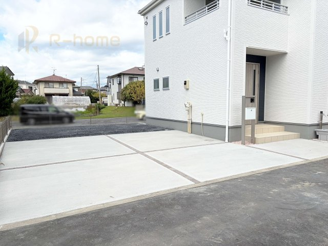 水戸市見川12期　新築戸建て　4号棟の駐車場|4台駐車できるカースペース！