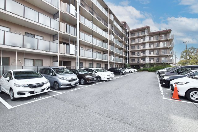 マンハイム甲子園Ⅰの駐車場|駐車場月額料金：13,000円 ※空き状況は要確認