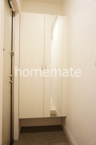 熊本市中央区黒髪６丁目のアパートの玄関