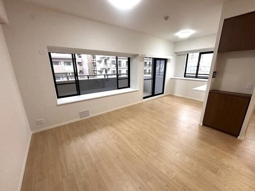 エステムコート西宮今津の居間・リビング