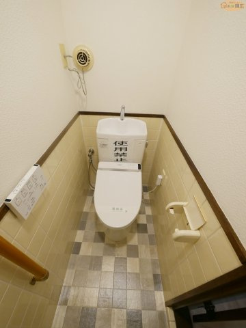 加古川市米田町平津　中古戸建のトイレ