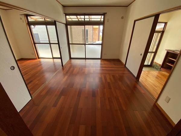 南町松本貸家西の居間・リビング|おしゃれなリビングです