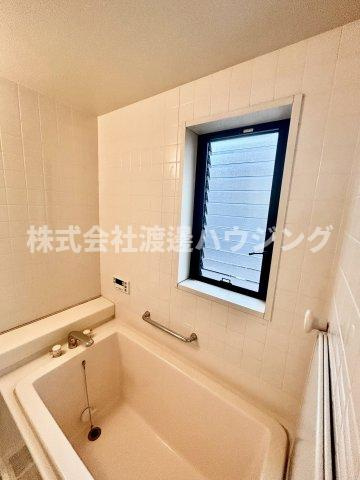 下穂積テラスハウス　のその他|浴室にも窓あり