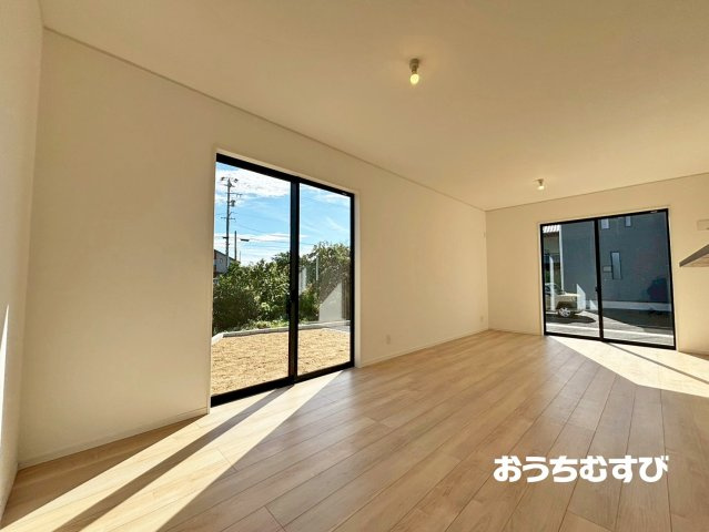 春日井市南下原町第1(全2棟)の居間・リビング