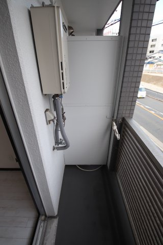【設備】 | 本多ビルディ | 室外洗濯機置場