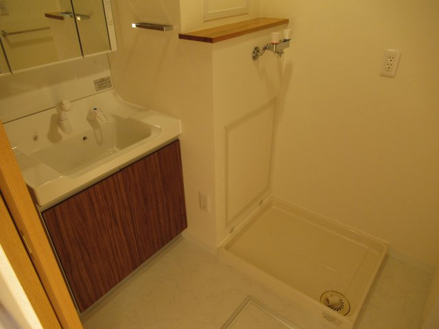 ハートフル湊川１ＤＫの洗面所|コンパクトで使いやすい洗面所