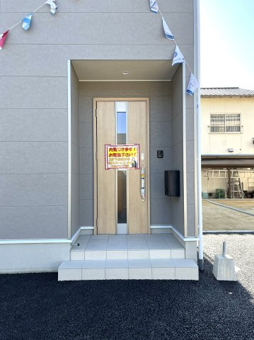 【エントランス】 | 厚南小学校に通える新築戸建　宇部市際波　第６－５号棟　クレイドルガーデン　アーネストワン | ダイヤルキー付きの郵便受け