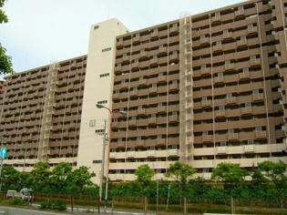 武庫川樹のまち13号棟の外観