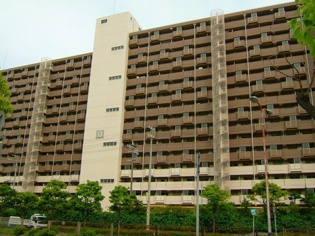 武庫川樹のまち13号棟の外観