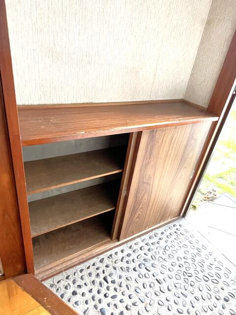 南小岩４丁目貸家の玄関|シューズボックス