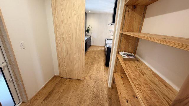 【動画付き】中軽井沢 借宿エリア 片流れ屋根が美しい新築戸建の収納