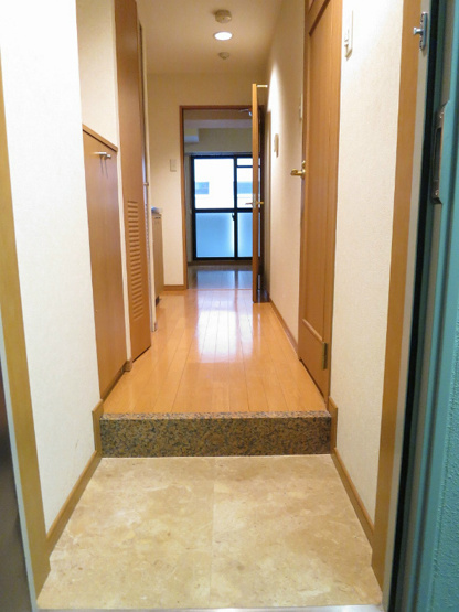 【玄関】ディナスティ神戸元町通