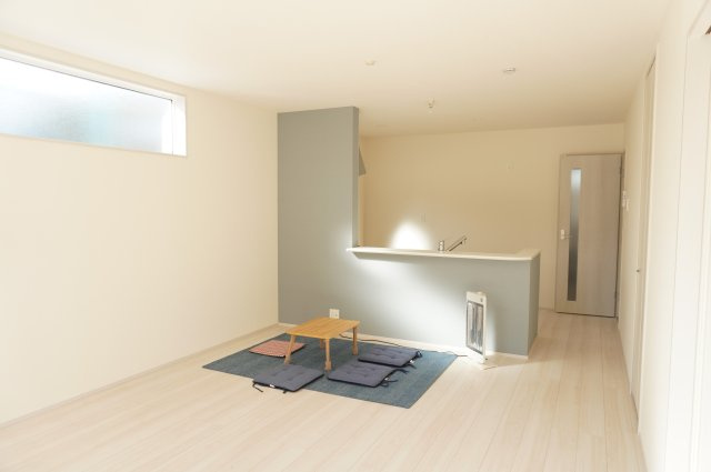 草加市新栄2丁目 新築分譲住宅の居間・リビング