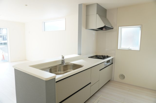 草加市新栄2丁目 新築分譲住宅のキッチン
