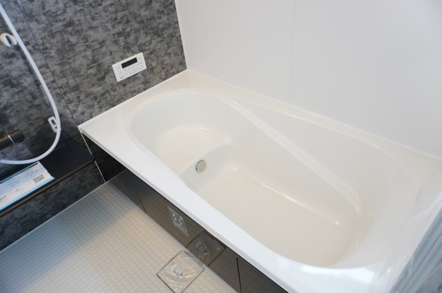 草加市新栄2丁目 新築分譲住宅の浴室