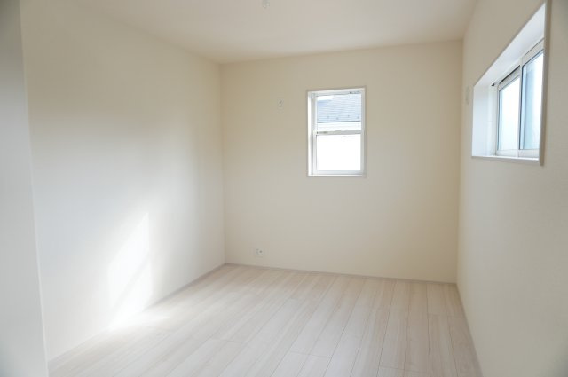草加市新栄2丁目 新築分譲住宅の洋室