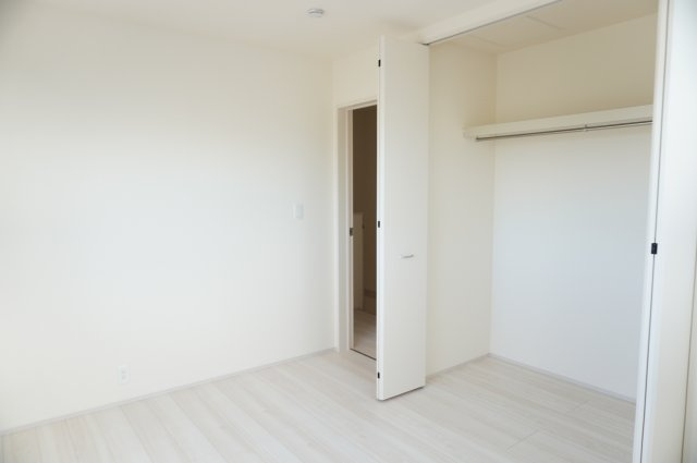 草加市新栄2丁目 新築分譲住宅の洋室