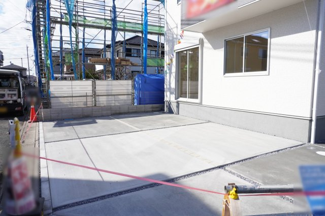 草加市新栄2丁目 新築分譲住宅の駐車場