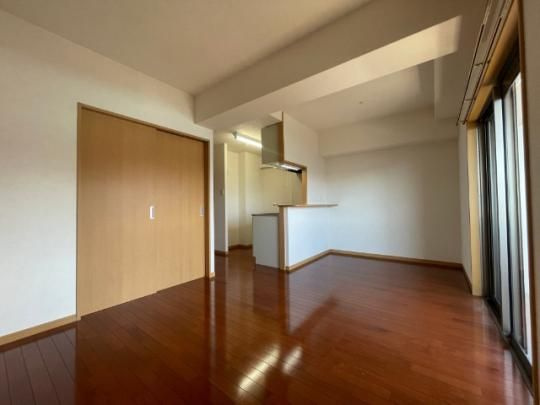 菊池郡菊陽町大字原水の賃貸マンションの居間・リビング