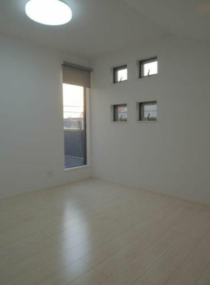  | ３階　７帖洋室　窓が多く明る… 