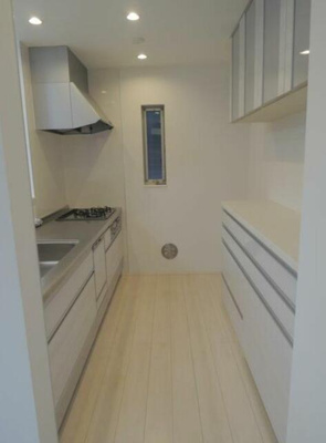  | システム背面には大型カップボ… 