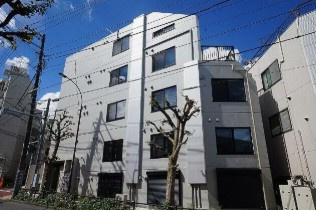 【外観】 | 鉄筋コンクリート造のがっちりとした建物。