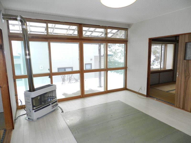 登別市若草町5丁目3-3戸建の居間・リビング