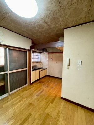 【居間・リビング】 | 旭区清水3丁目中古戸建 | ダイニングキッチンです。