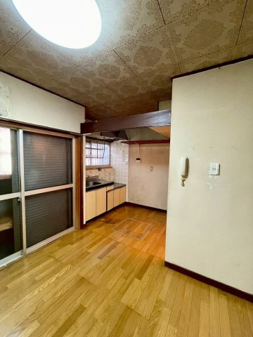 【居間・リビング】 | 旭区清水3丁目中古戸建 | ダイニングキッチンです。