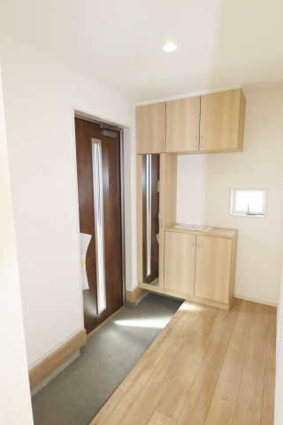 【築浅中古】郡山市久留米６丁目　　　　　　　柴宮小学校、郡山第７中学区の玄関