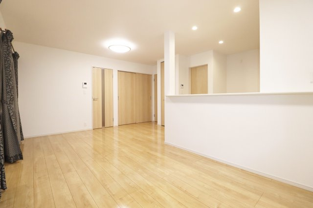 【築浅中古】郡山市久留米６丁目　　　　　　　柴宮小学校、郡山第７中学区の居間・リビング