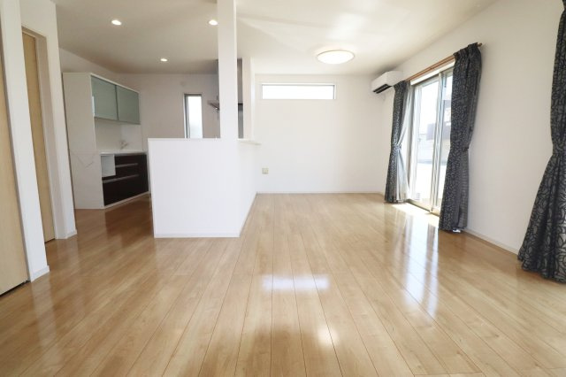 【築浅中古】郡山市久留米６丁目　　　　　　　柴宮小学校、郡山第７中学区の居間・リビング