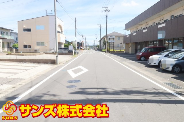 【築浅中古】郡山市久留米６丁目　　　　　　　柴宮小学校、郡山第７中学区の外観|南側前面道路