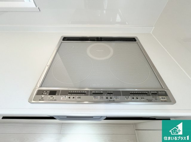 東近江市林田町　第24-1期　新築一戸建ての設備|火を使わないので、安心なＩＨコンロ！でこぼこが無い構造なので、掃除もしやすく清潔に保てます！